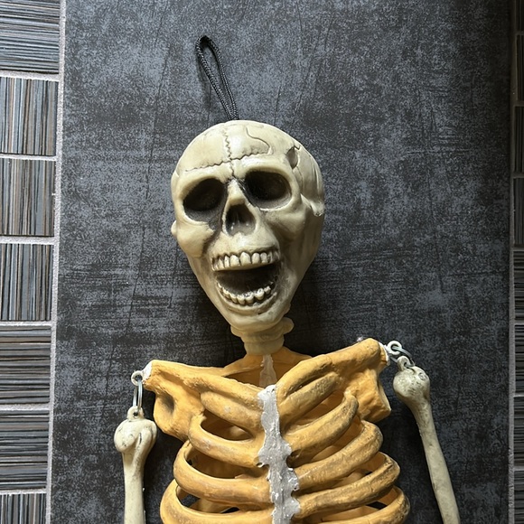 vtg Hanging Skeleton Halloween decor 33x10 not too big legs & arms removable - Picture 2 of 8